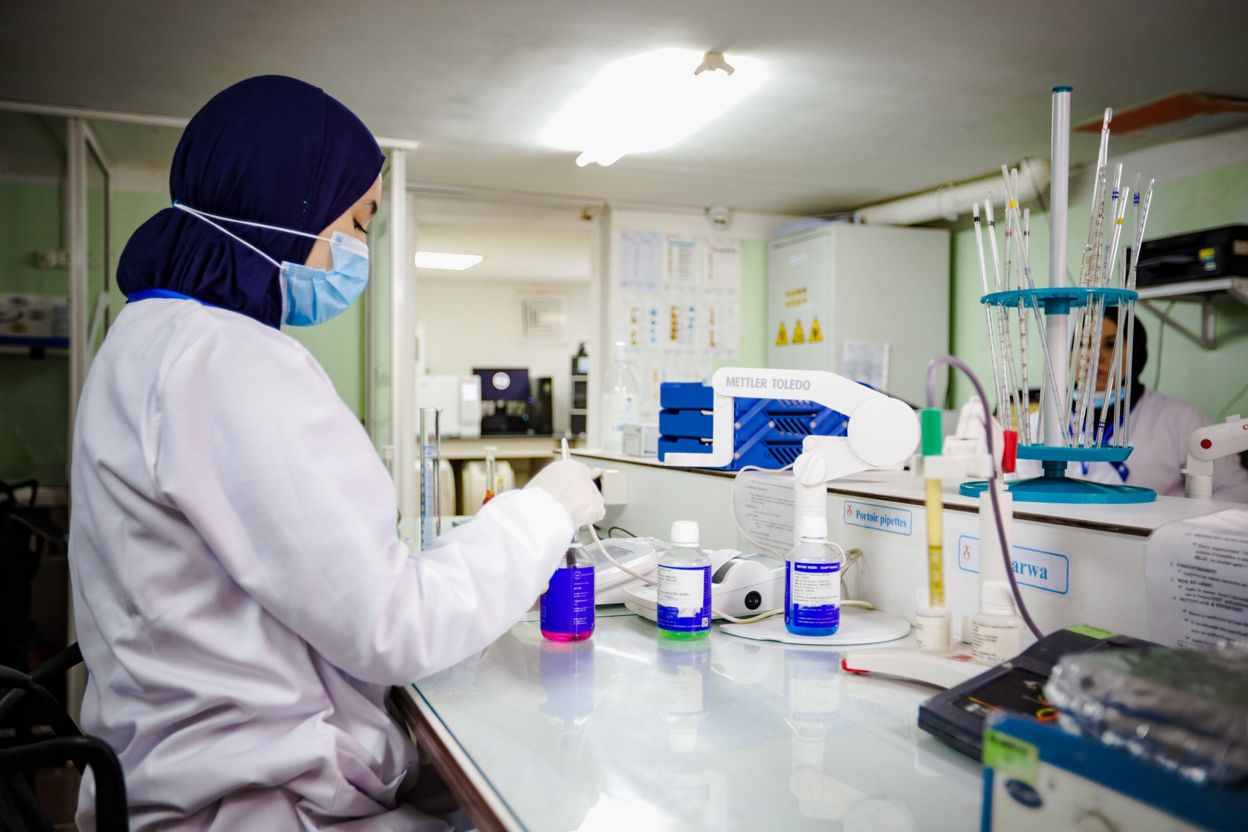 Riadhpharm est un laboratoire d'analyse physico-chimie