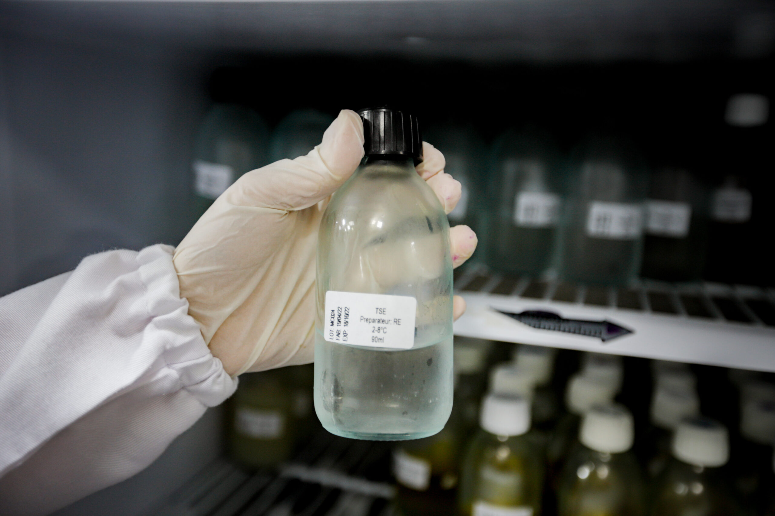 laboratoire microbiologique