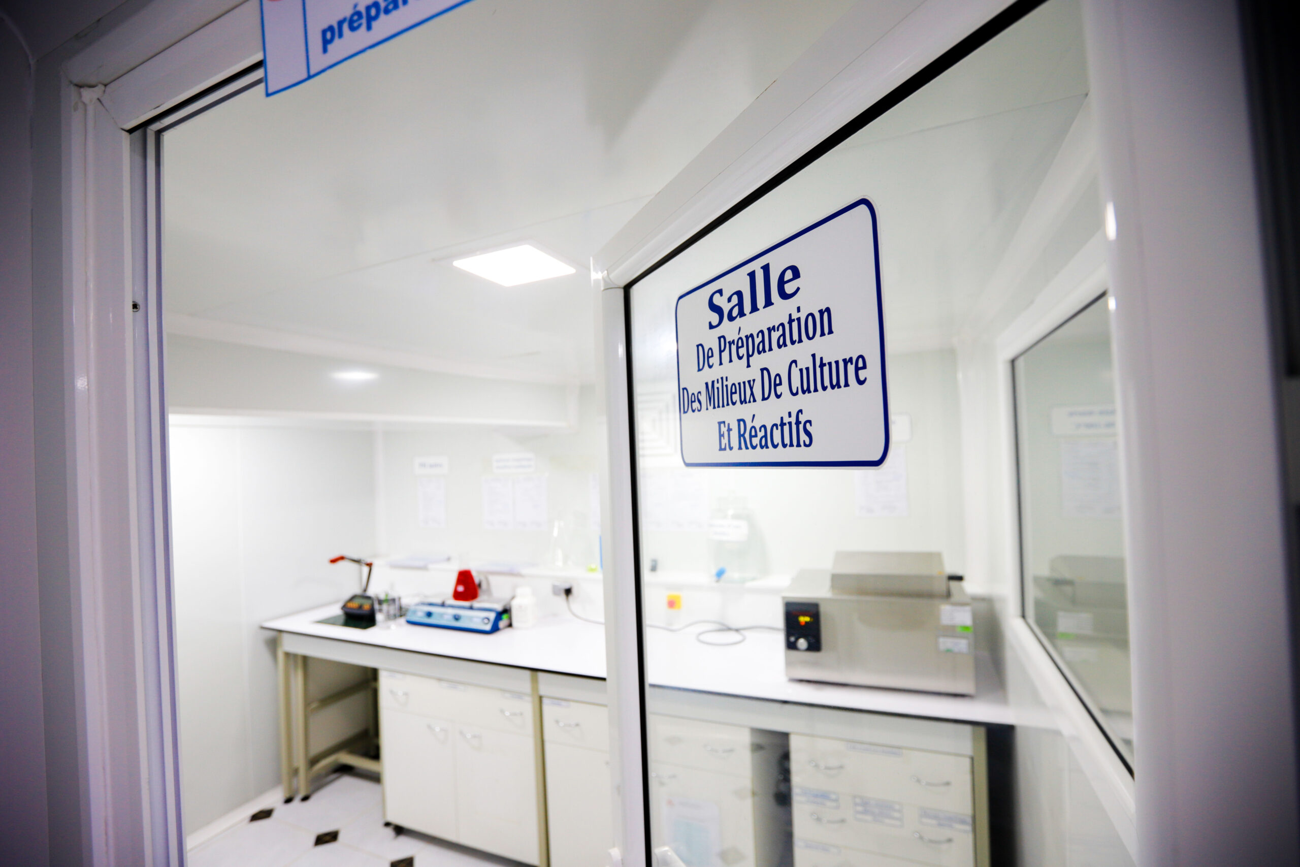 laboratoire d'analyse microbiologique riadhpharm