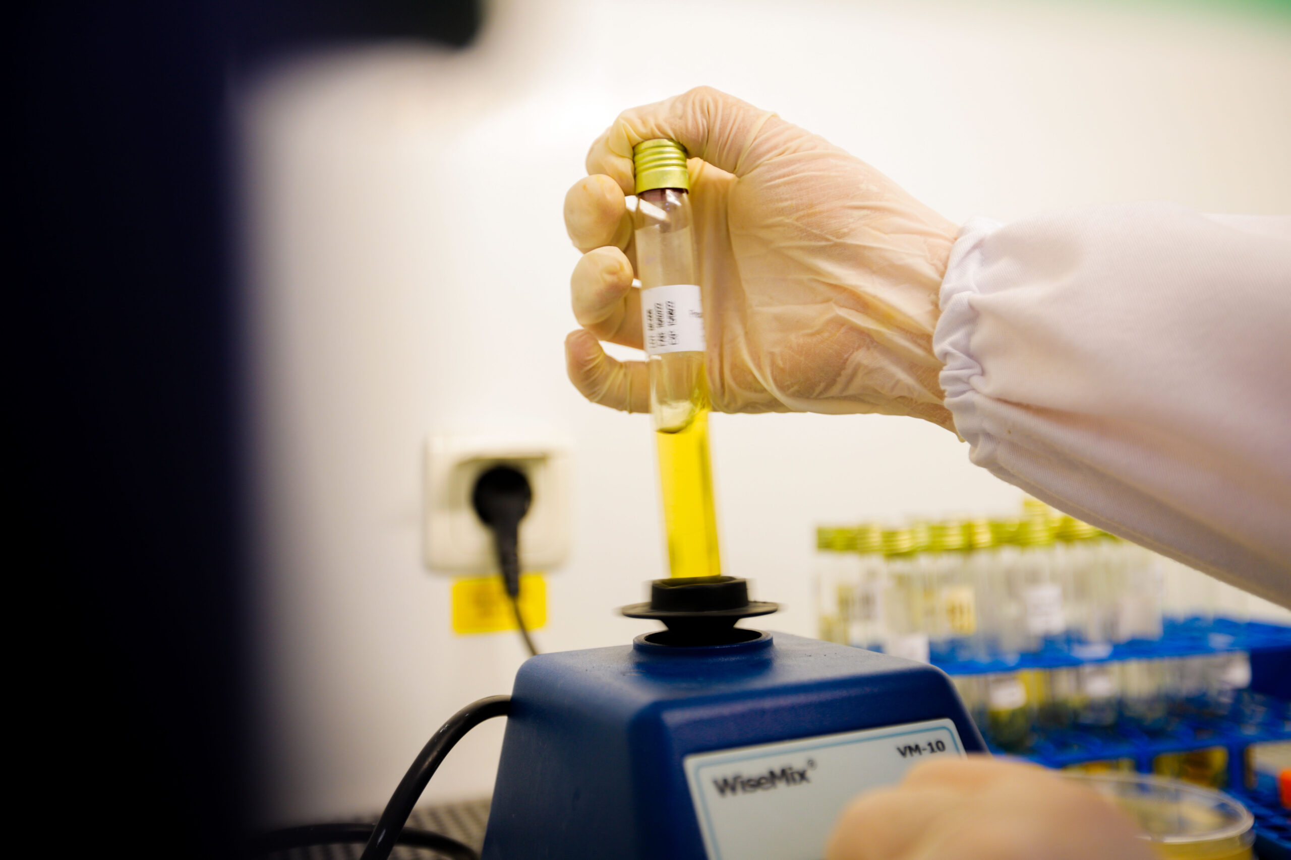 laboratoire d'analyse microbiologique riadhpharm