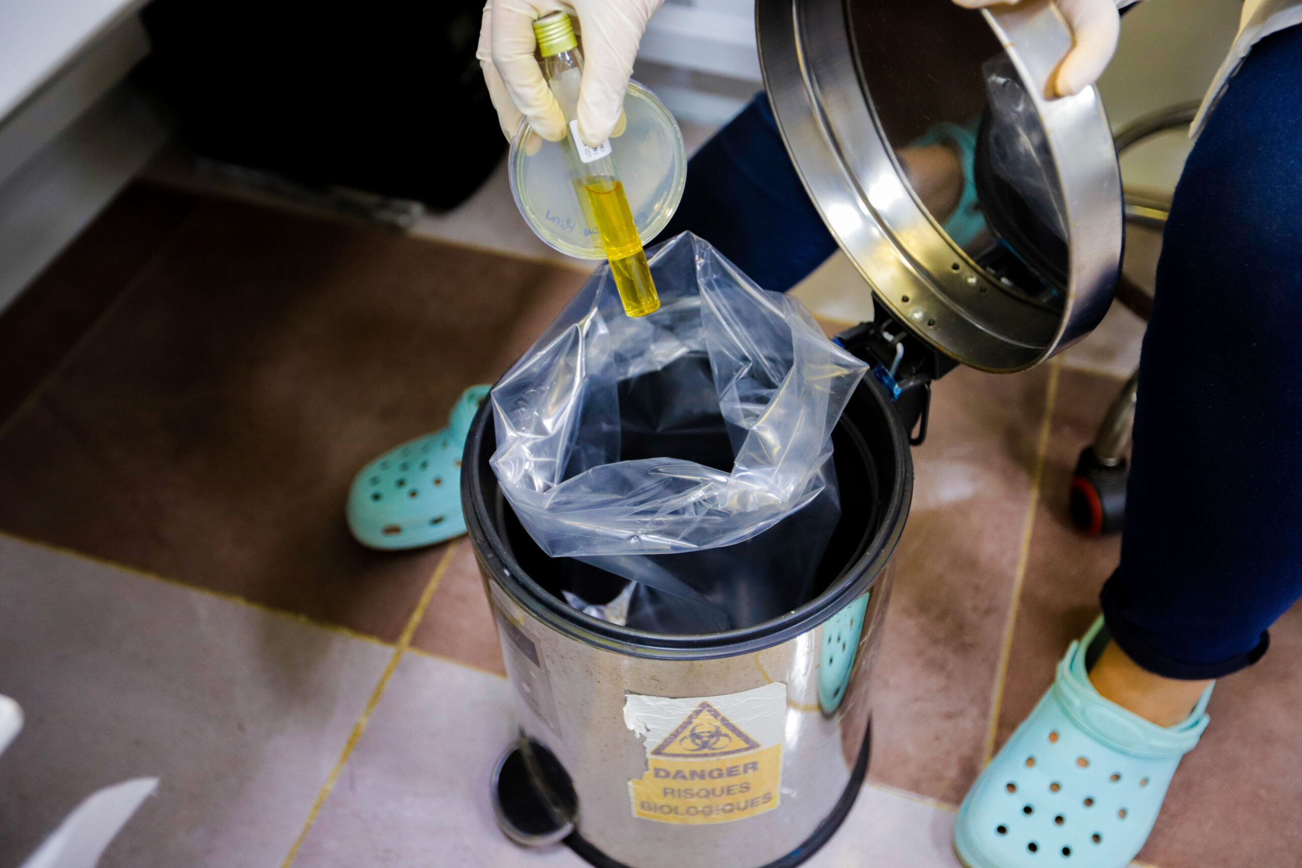 laboratoire d'analyse microbiologique riadhpharm