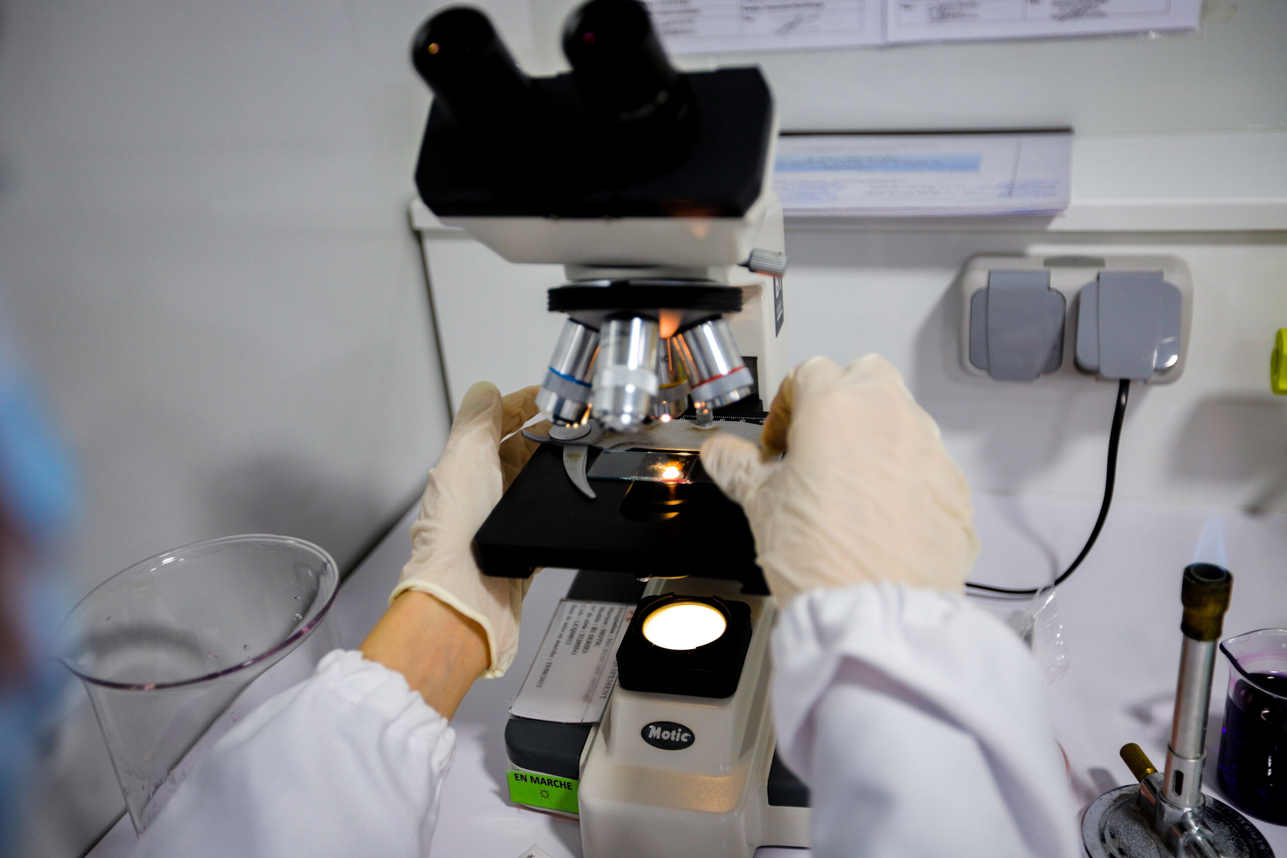 laboratoire d'analyse microbiologique riadhpharm