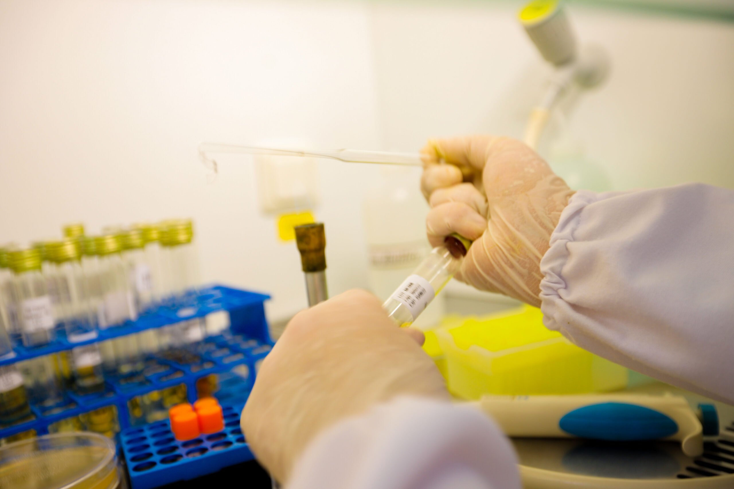 laboratoire d'analyse microbiologique riadhpharm